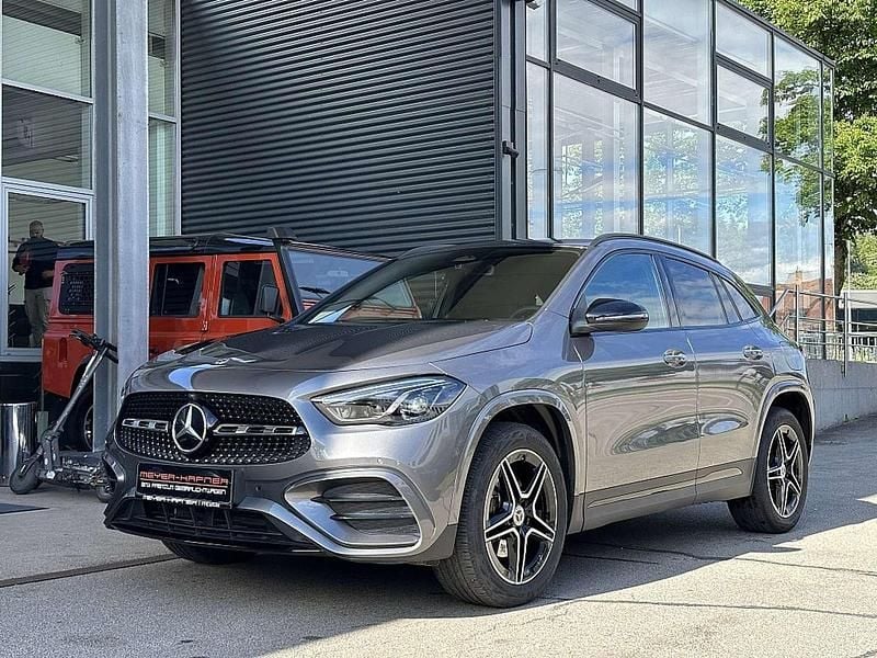 Gebraucht Mercedes GLA250 163 PS (119 kW) 2024 Mountaingrau SUV