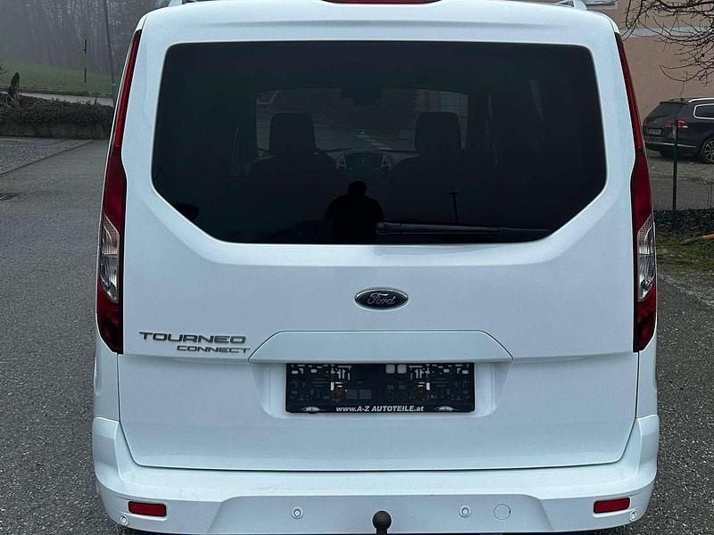 Gebraucht Ford Tourneo Titanium 120 PS (88 kW) 2016 Weiß Kombi