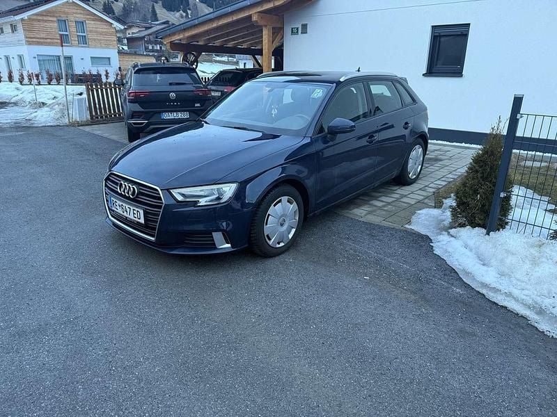 Gebraucht Audi A3 116 PS (85 kW) 2018 Blau Limousine