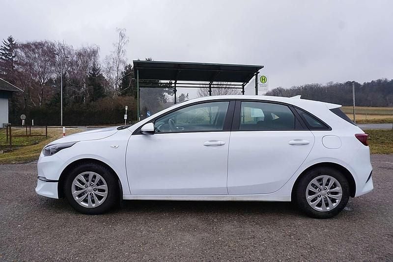 Gebraucht Kia Ceed 101 PS (74 kW) 2025 Weiß Kleinwagen