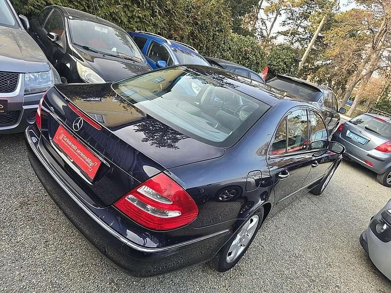 Gebraucht Mercedes E240 Elegance 177 PS (130 kW) 2002 Blau Limousine