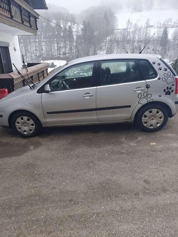 Gebraucht VW Polo Highline 64 PS (47 kW) 2003 Silber Limousine