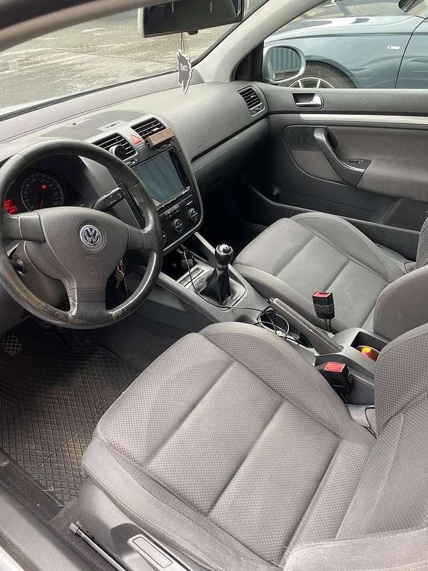 Gebraucht VW Golf IV Trendline 140 PS (102 kW) 2003 Silber Limousine