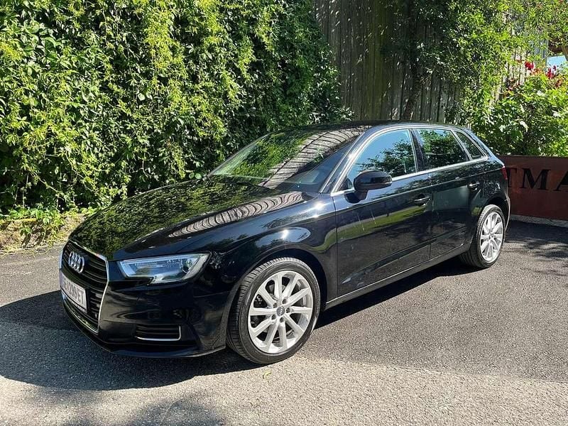 Schwarz Gebraucht 2016 Audi A3 Limousine | € 11.500 (Fairer Preis) - Bild 1/4