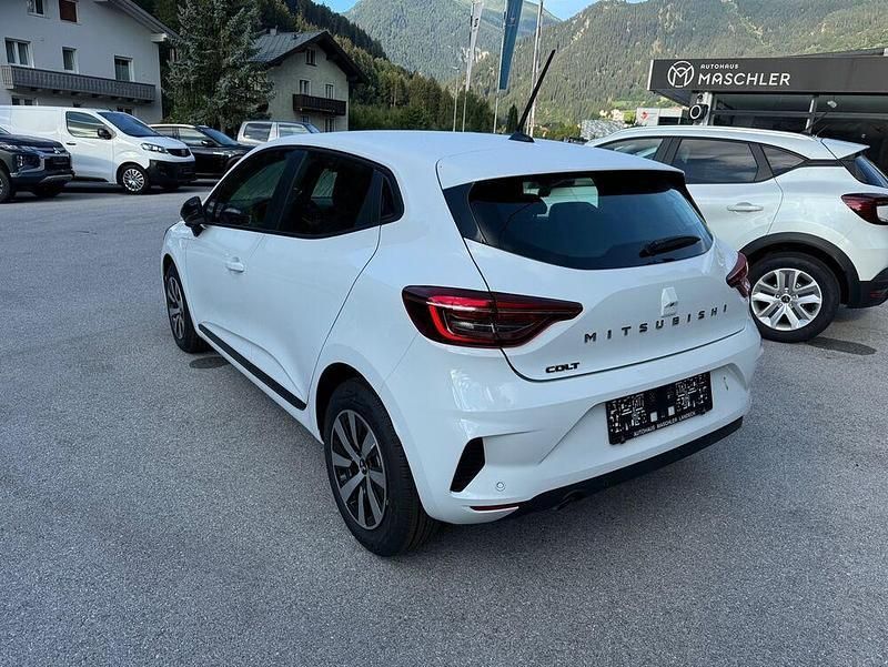 Neu Mitsubishi Colt Invite 91 PS (66 kW) 2025 Limousine