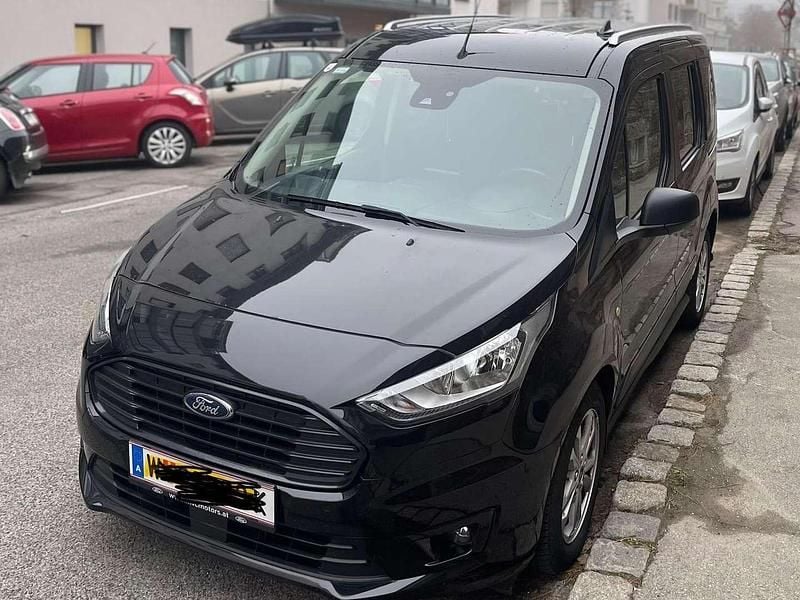 Gebraucht Ford Tourneo Trend 101 PS (74 kW) 2021 Schwarz Kombi