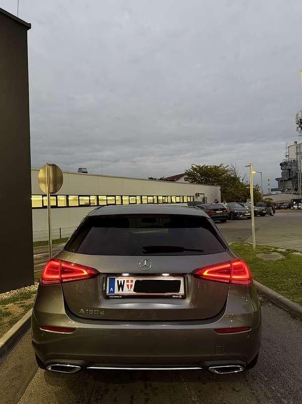 Gebraucht Mercedes A180 116 PS (85 kW) 2018 Limousine