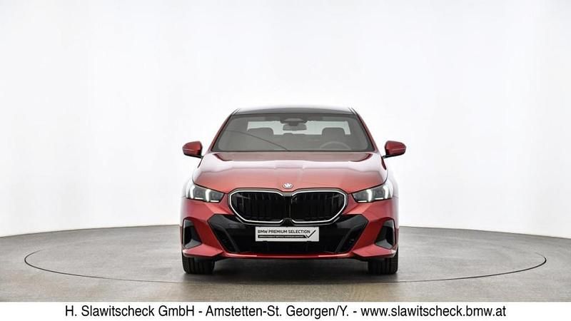 Gebraucht BMW 530e Comfort Edition 190 PS (139 kW) 2025 Rot Limousine