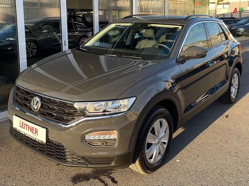 Grau Gebraucht 2020 VW T-Roc Basis SUV | € 18.900 (Guter Preis) - Bild 1/4