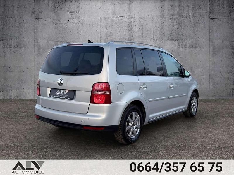 Gebraucht VW Touran Highline 105 PS (77 kW) 2009 Grau Van / Kleinbus