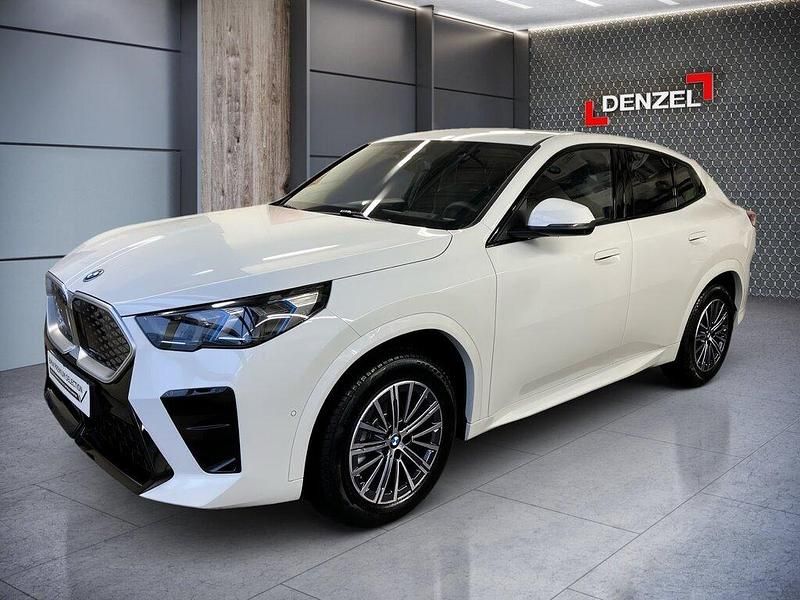 Alpinweiß iii Gebraucht 2025 BMW iX2 Shadowline SUV | € 51.390 (Etwas zu teuer) - Bild 1/1