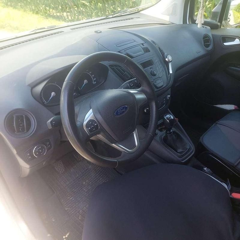 Gebraucht Ford Courier Trend 99 PS (72 kW) 2023 Weiß Van / Kleinbus