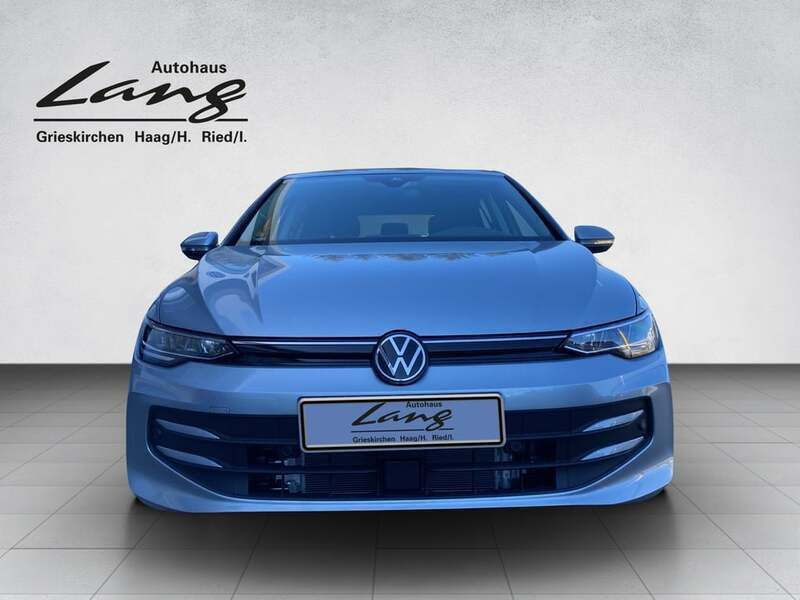 Gebraucht VW Golf VIII 115 PS (84 kW) 2025 Silber  metallic Limousine