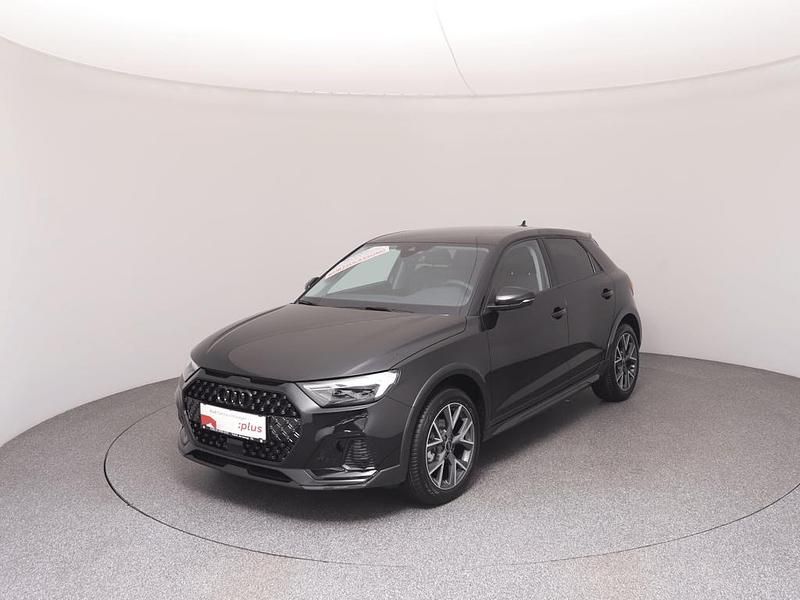 Neu Audi A1 115 PS (84 kW) 2026 Schwarz  metallicperleffektno SUV