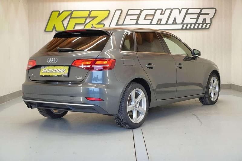 Gebraucht Audi A3 Comfort 150 PS (110 kW) 2016 Grau Limousine