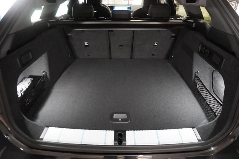 Gebraucht BMW 520 Efficient Dynamics 197 PS (144 kW) 2025 Grau Kombi