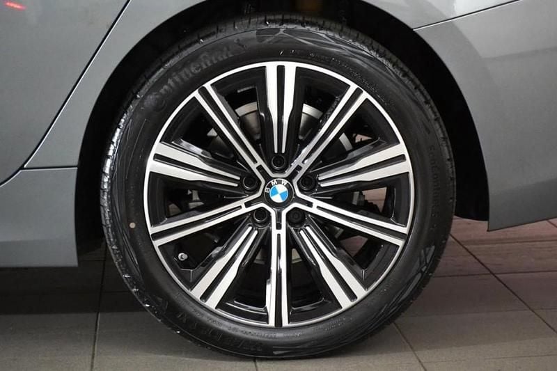 Gebraucht BMW 320 Efficient Dynamics 190 PS (139 kW) 2024 Skyscraper grau Kombi