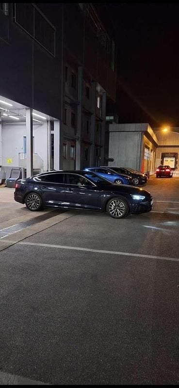 Blau Gebraucht 2018 Audi A5 Sportback Sport Kleinwagen | € 21.800 (Guter Preis) - Bild 1/4