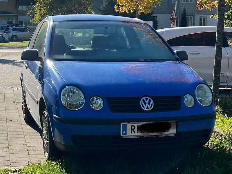 Blau Gebraucht 2003 VW Polo Limousine | € 2.200 (Guter Preis) - Bild 1/3
