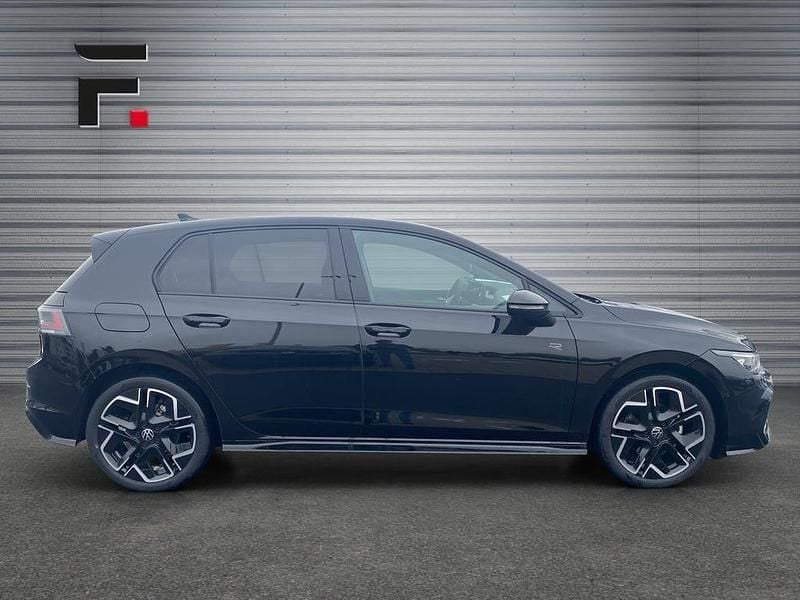 Neu VW Golf VIII Sport 115 PS (84 kW) 2026 Schwarz  metallic