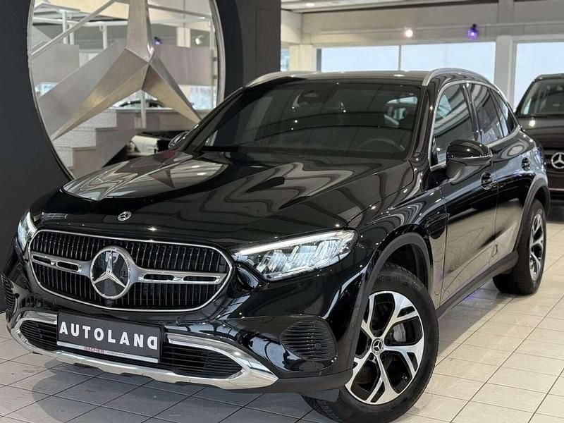 Gebraucht Mercedes GLC300e 333 PS (244 kW) 2024 Schwarz SUV
