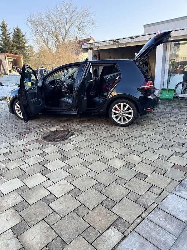 Gebraucht VW Golf VII Highline 105 PS (77 kW) 2013 Schwarz Limousine
