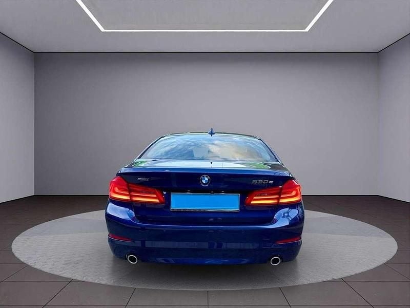 Gebraucht BMW 530e Sport Line 184 PS (135 kW) 2019 Blau Limousine
