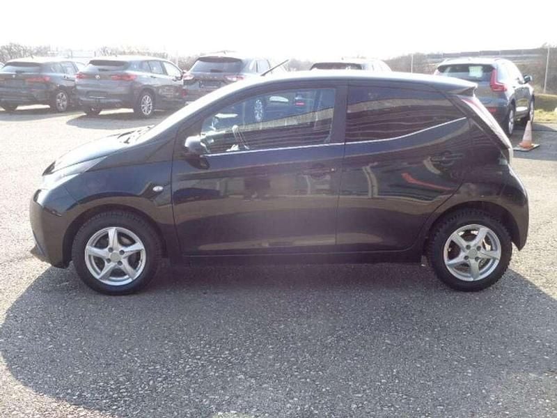 Gebraucht Toyota Aygo X-play 69 PS (50 kW) 2016 Schwarz Kleinwagen