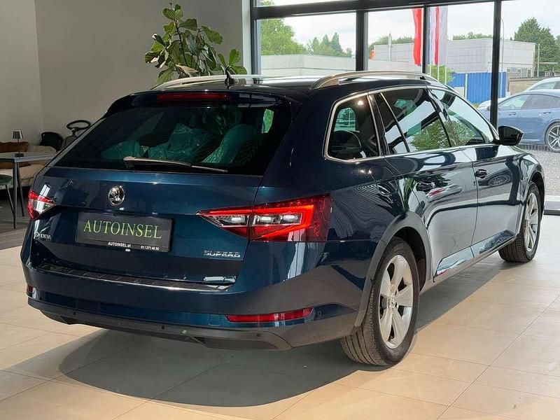 Gebraucht Skoda Superb Style 150 PS (110 kW) 2019 Blau Kombi