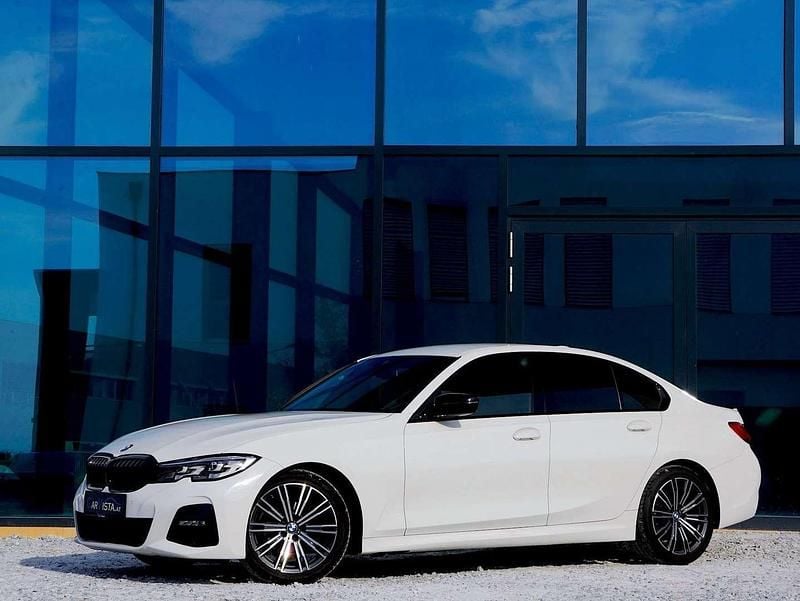 Weiß Gebraucht 2019 BMW 318 M Sport Limousine | € 27.390 (Fairer Preis) - Bild 1/4