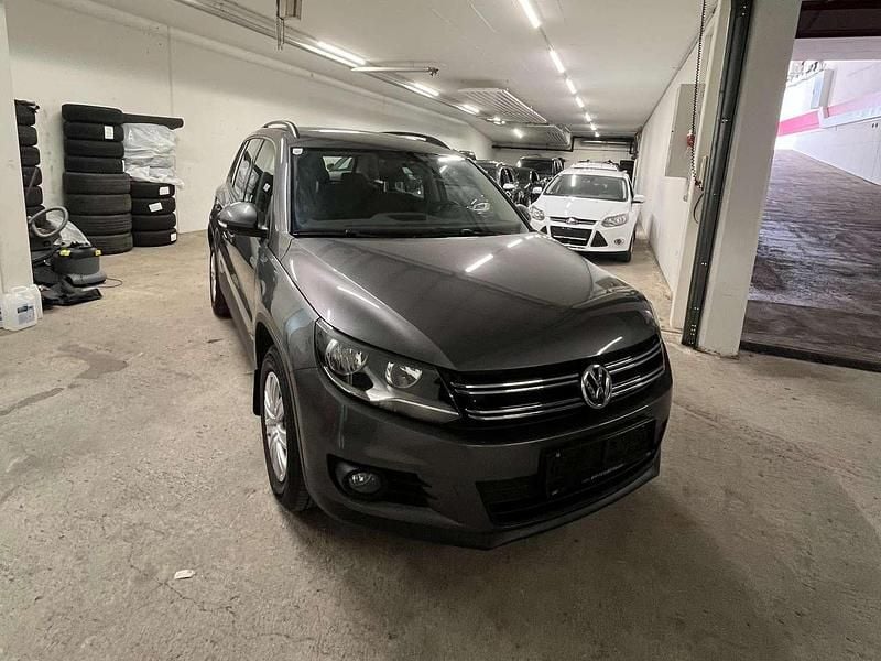 Gebraucht VW Tiguan Trendline 110 PS (80 kW) 2016 Grau SUV