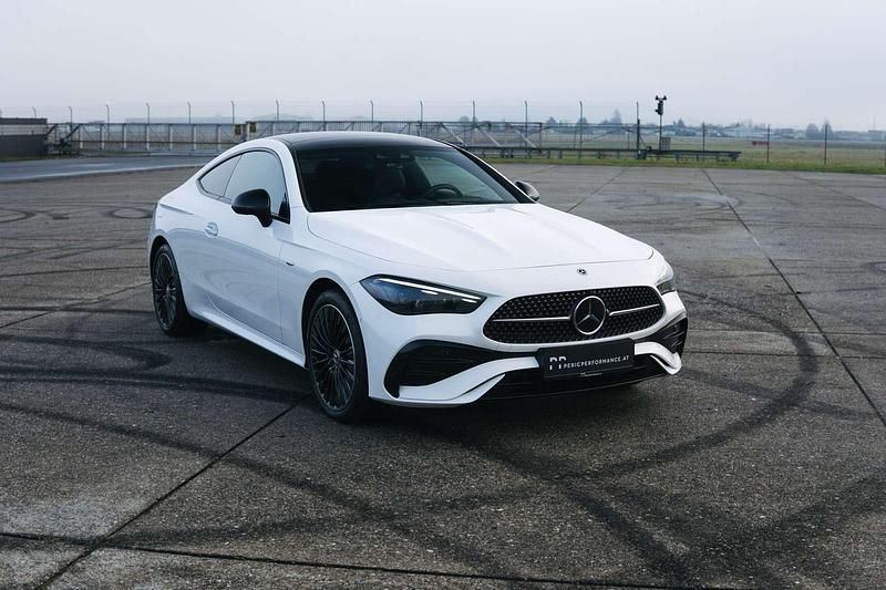 Gebraucht Mercedes CLE300 313 PS (230 kW) 2024 Weiß Coupé