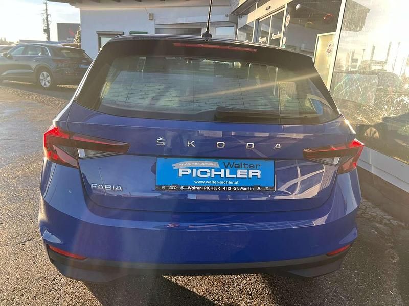 Gebraucht Skoda Fabia Active 65 PS (47 kW) 2023 Mittelblau  normal Kleinwagen