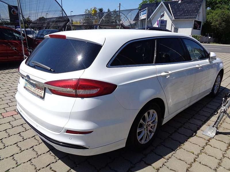Gebraucht Ford Mondeo Titanium 140 PS (102 kW) 2019 Weiß Kombi
