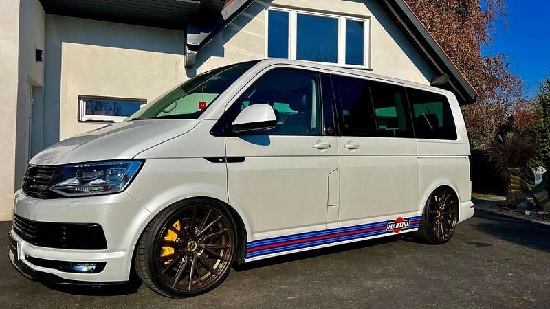 Gebraucht VW Multivan Highline 150 PS (110 kW) 2019 Weiß Van