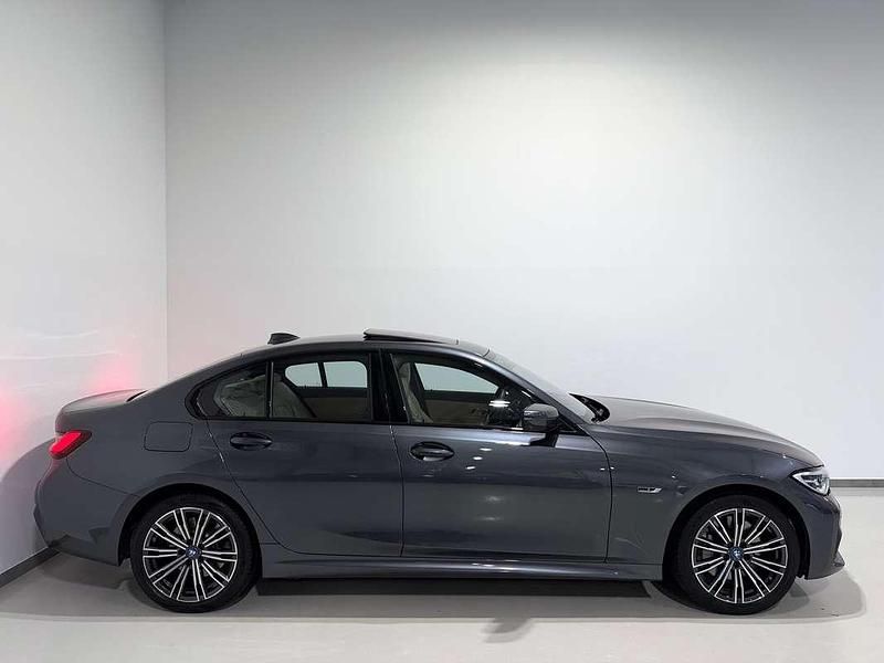 Gebraucht BMW 330e M Sport 292 PS (214 kW) 2022 Grau Limousine