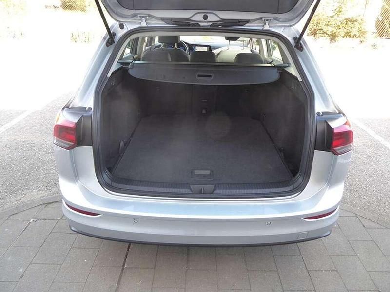 Gebraucht VW Golf VIII 116 PS (85 kW) 2023 Silber Kombi