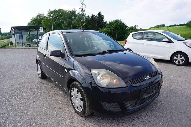 Gebraucht Ford Fiesta Ambiente 75 PS (55 kW) 2008 Schwarz Kleinwagen