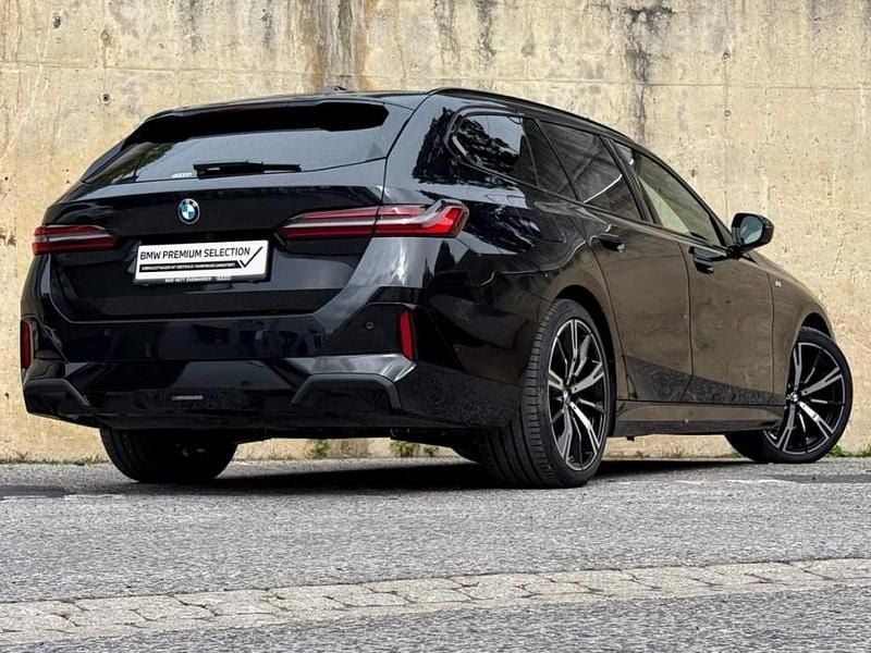 Gebraucht BMW 520 Shadowline 197 PS (144 kW) 2025 Schwarz Kombi