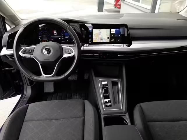 Gebraucht VW Golf VIII Life 116 PS (85 kW) 2022 Atlanticbluemetallic Kombi