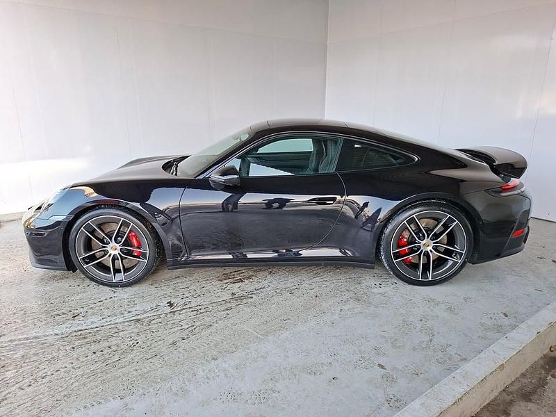 Neu Porsche 911 Carrera GTS 485 PS (356 kW) 2026 Schwarz  metallic Coupé