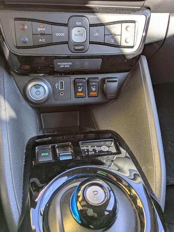 Gebraucht Nissan Leaf Tekna 110 kW (150 PS) 2020 Grau Kleinwagen