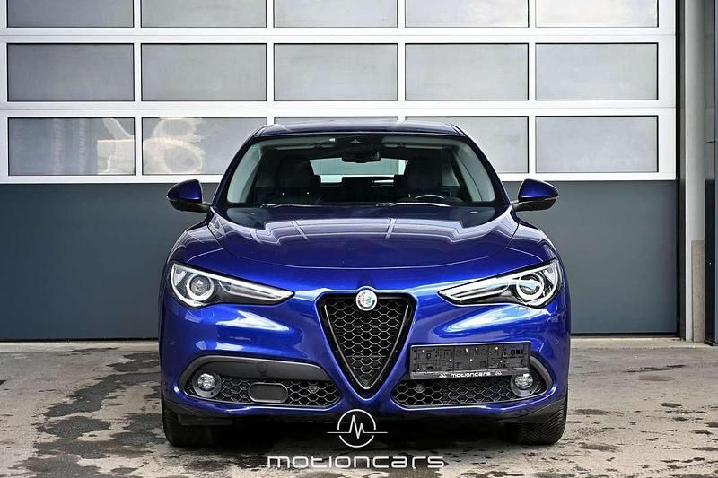 Gebraucht Alfa Romeo Stelvio Sprint 190 PS (139 kW) 2021 Blau SUV