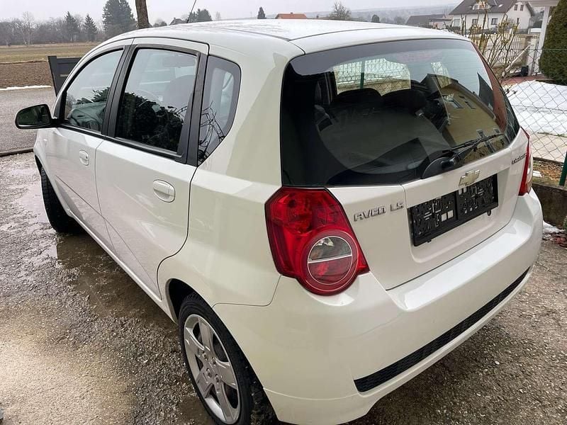Gebraucht Chevrolet Aveo LS 75 PS (55 kW) 2009 Weiß Limousine
