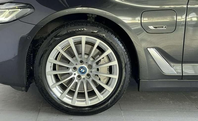 Gebraucht BMW 530e M Sport 184 PS (135 kW) 2021 Grau Kombi