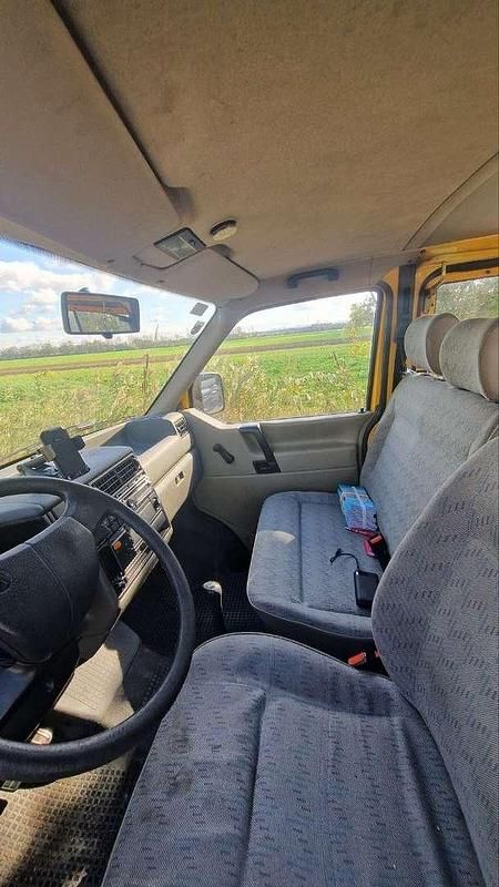 Gebraucht VW T4 61 PS (44 kW) 1996 Gelb Van