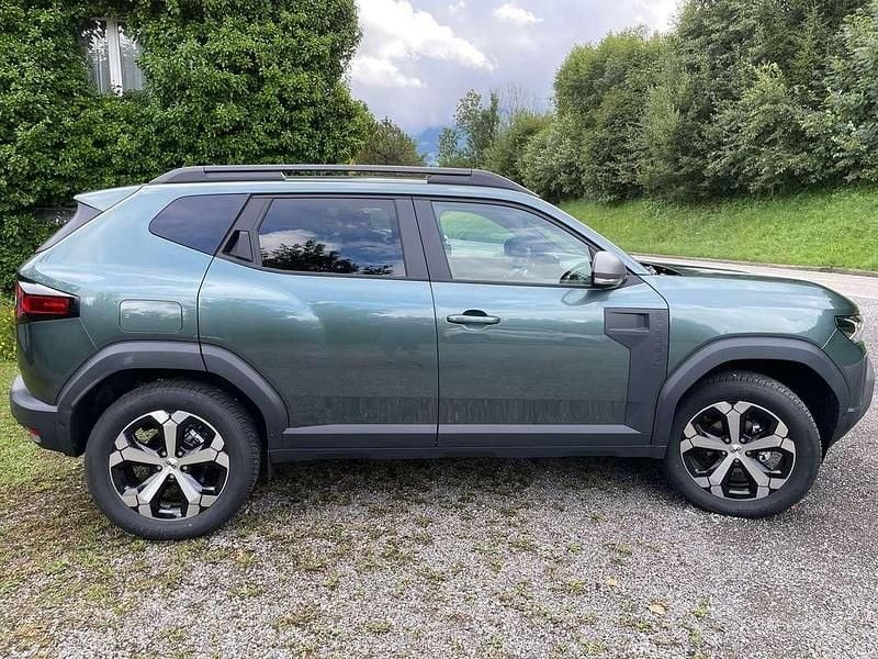 Neu Dacia Duster Journey 131 PS (96 kW) 2025 Grün SUV