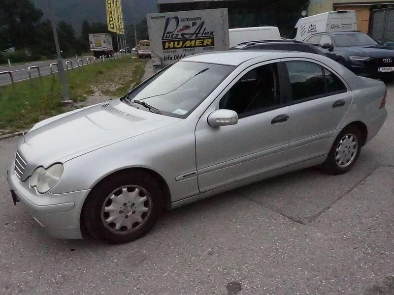 Gebraucht Mercedes C220 Classic 143 PS (105 kW) 2000 Silber Limousine