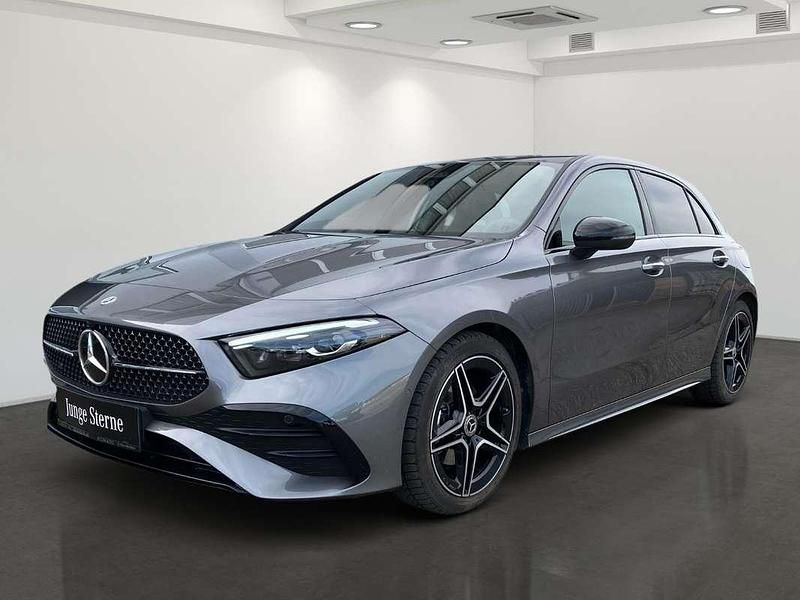 Gebraucht Mercedes A180 AMG line 116 PS (85 kW) 2024 Grau Limousine
