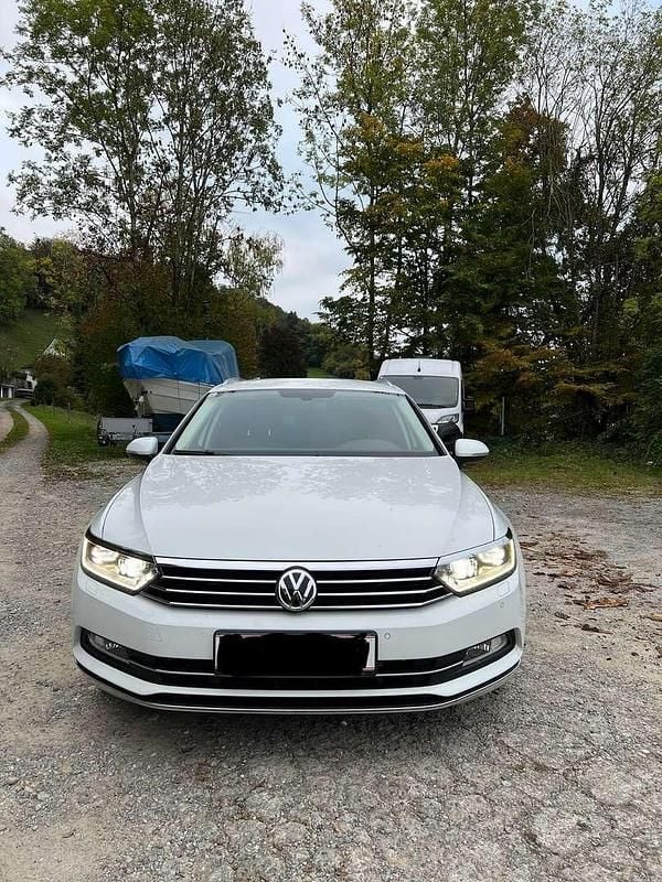 Gebraucht VW Passat Highline 150 PS (110 kW) 2018 Weiß Kombi